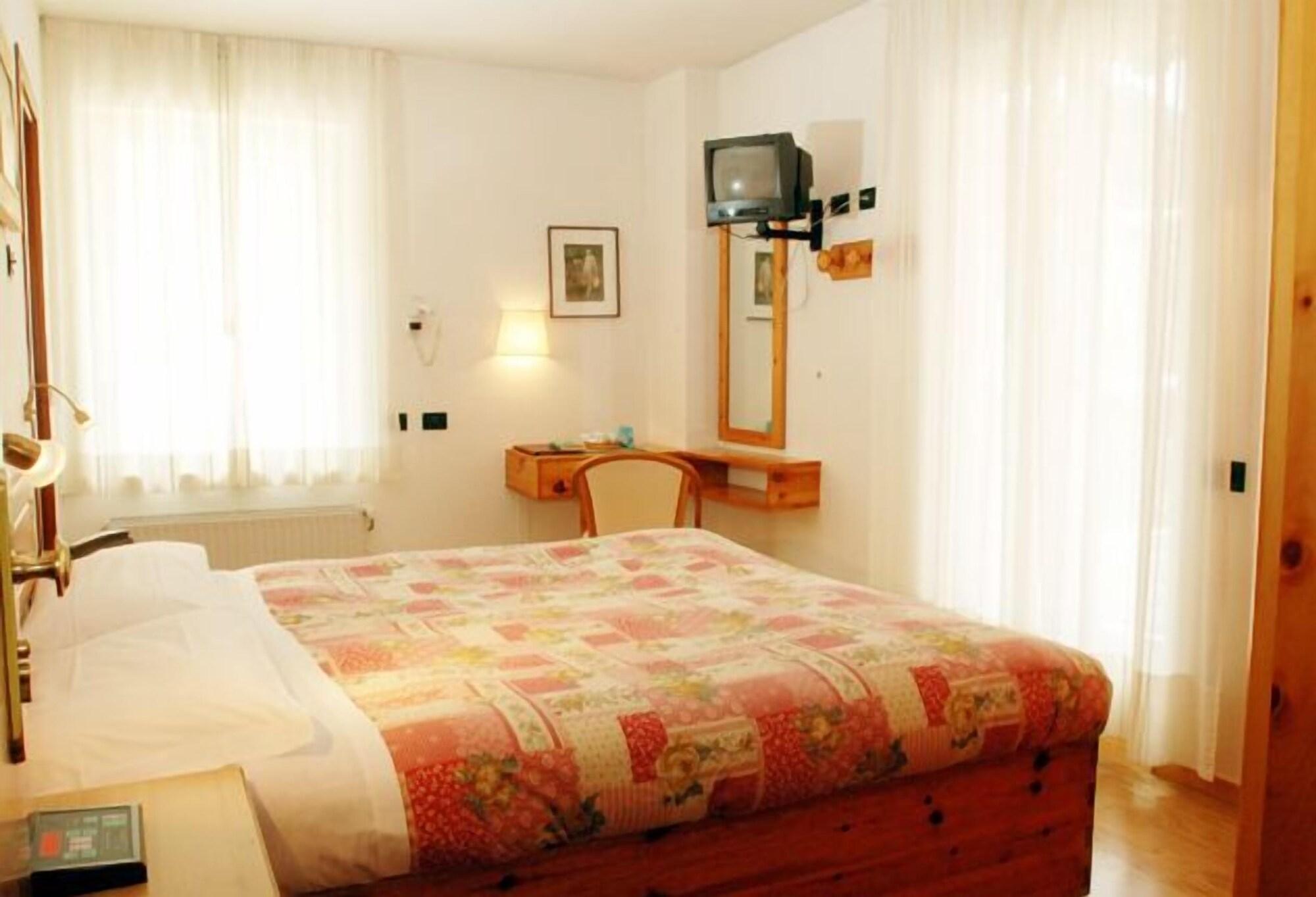 Laurino Hotel Moena Ngoại thất bức ảnh