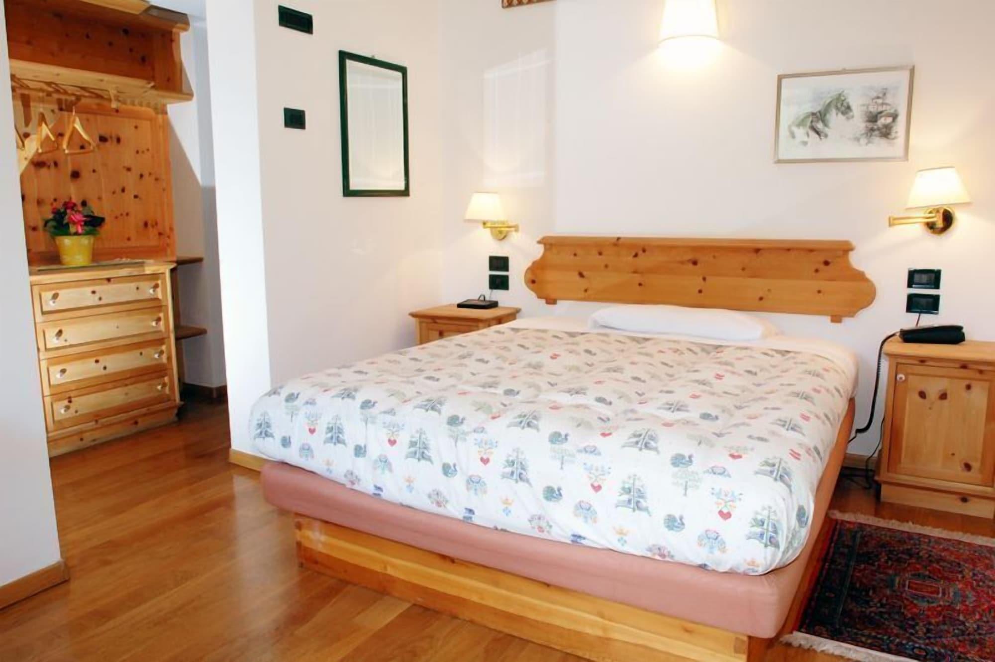 Laurino Hotel Moena Ngoại thất bức ảnh